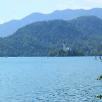 Dreilaenderblick, Sauna En Tafeltennis En 150 Meter Piste Holiday home *