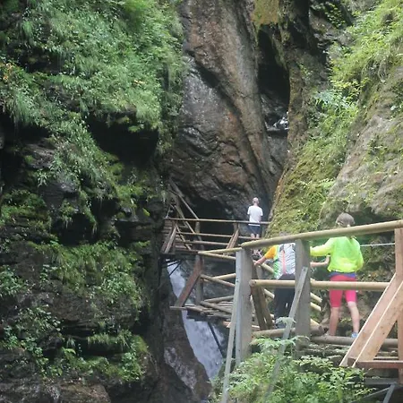 Prázdninový dům Dreilaenderblick, 150 Meter Piste Met Tafeltennis *