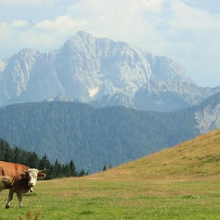 Dreilaenderblick, 150 Meter Piste Met Tafeltennis Prázdninový dům Arnoldstein