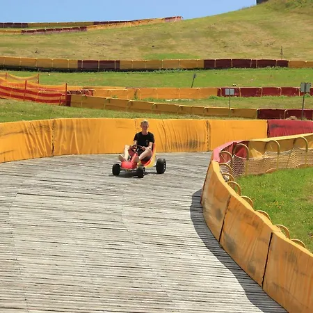 Dreilaenderblick, Sauna En Tafeltennis En 150 Meter Piste Hébergement de vacances Arnoldstein