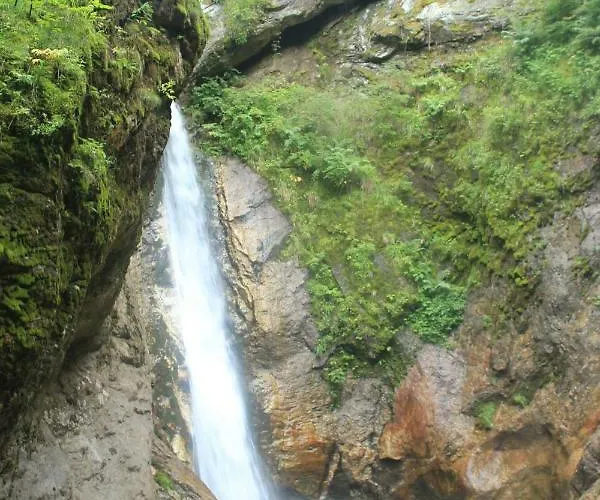 Dreilaenderblick, Sauna En Tafeltennis En 150 Meter Piste Holiday home Arnoldstein