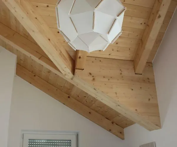 Holiday home Dreilaenderblick, Sauna En Tafeltennis En 150 Meter Piste Arnoldstein