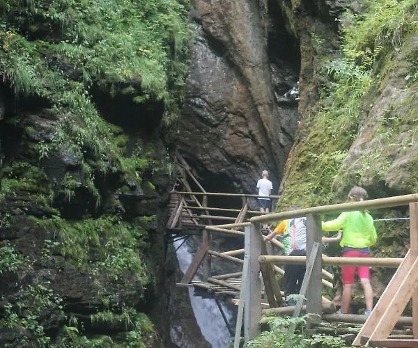 Holiday home Dreilaenderblick, Sauna En Tafeltennis En 150 Meter Piste *