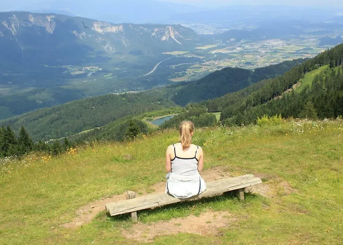 Dreilaenderblick, Sauna En Tafeltennis En 150 Meter Piste Holiday home *