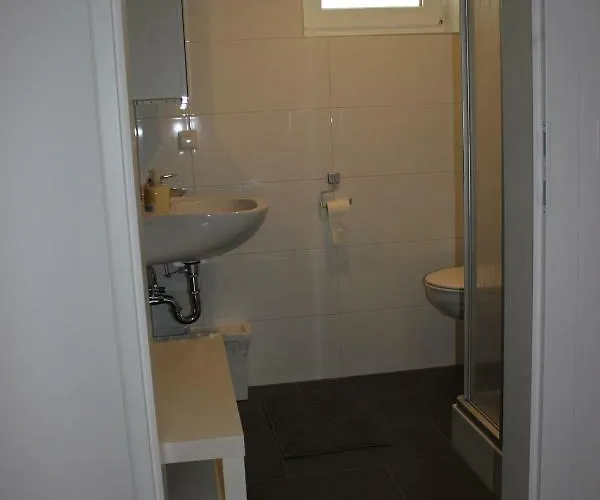 Dreilaenderblick, Sauna En Tafeltennis En 150 Meter Piste Holiday home Arnoldstein